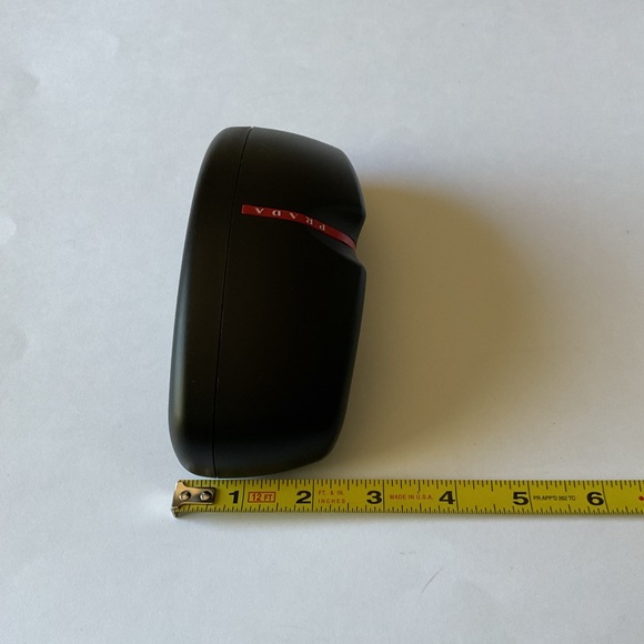 PRADA HARD CLAMSHELL STYLE SUNGLASSES CASE AND CLEANING CLOTH BLACK